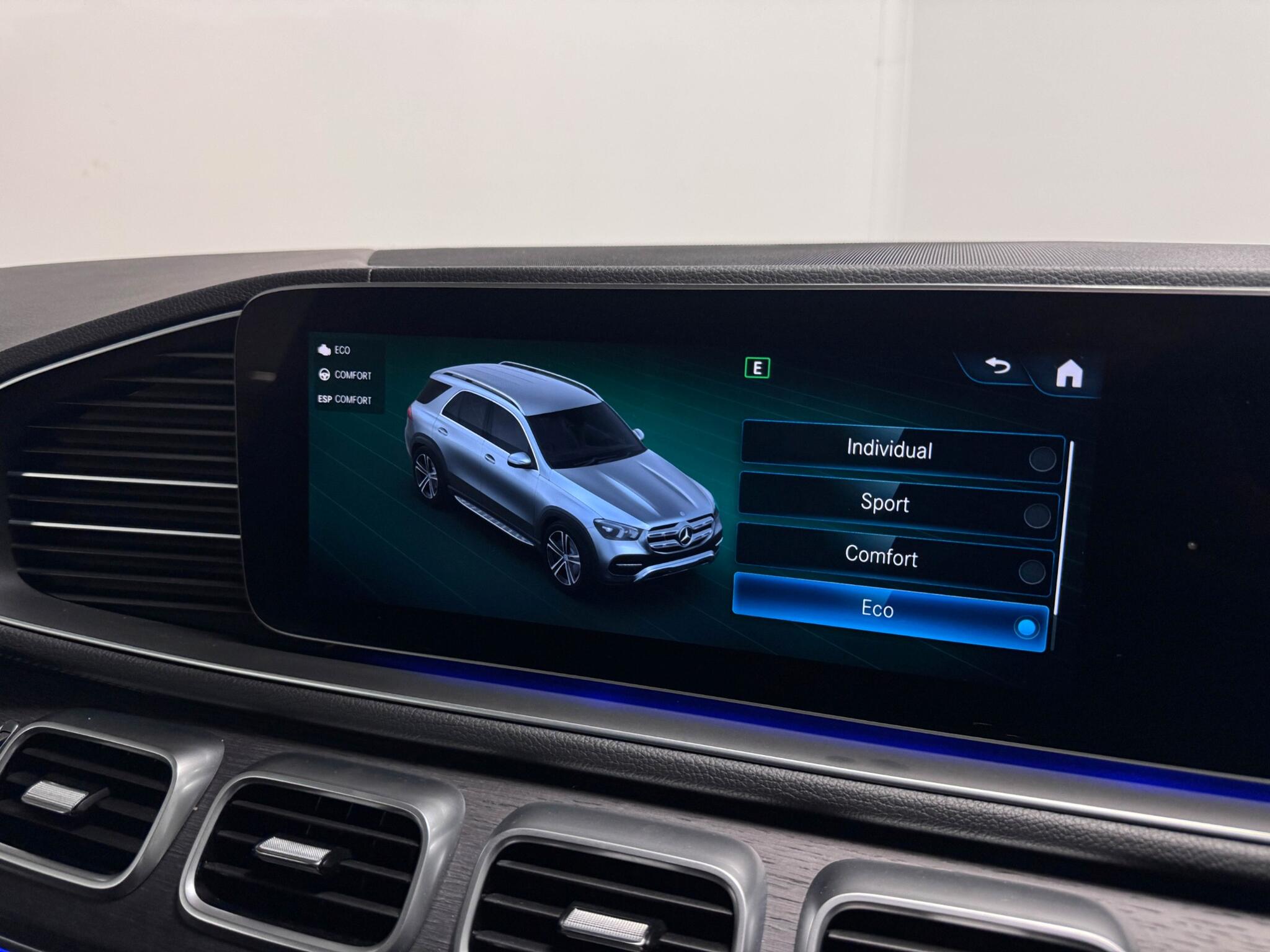 Mercedes-Benz Gle view 68