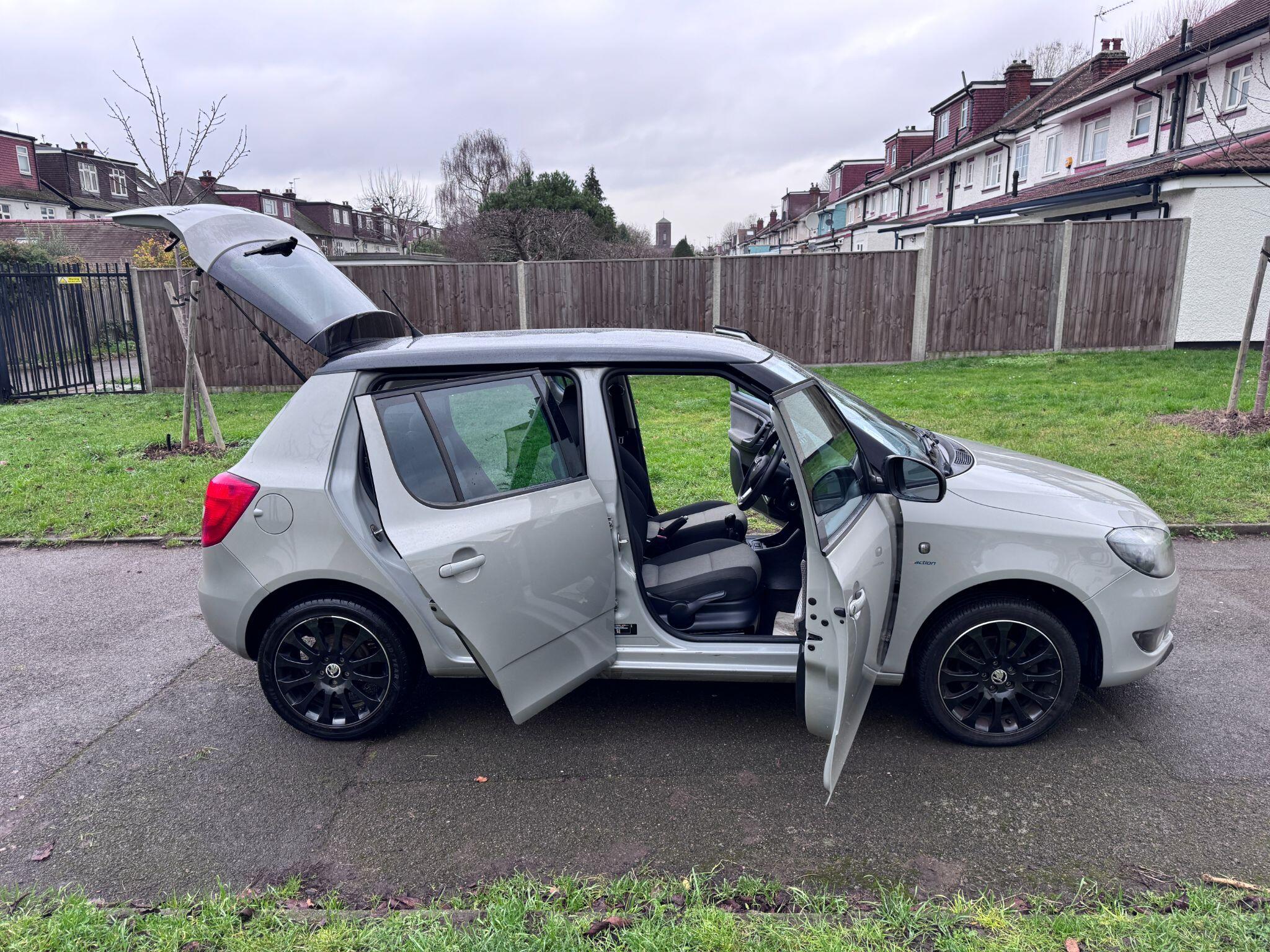 2013 Skoda Fabia image 29