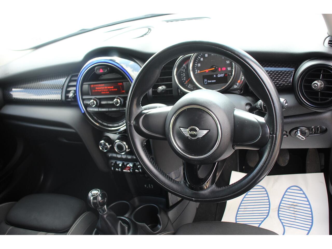 Mini Cooper view 13