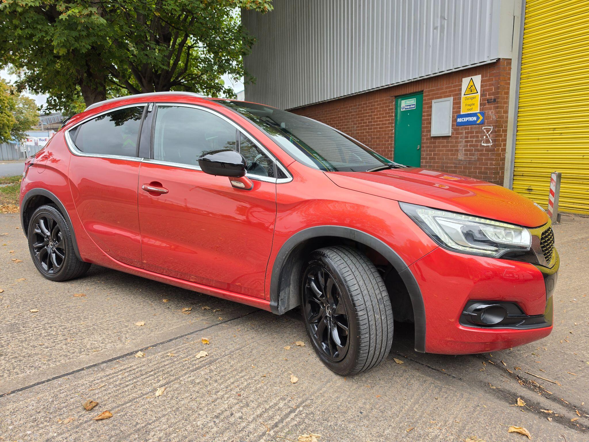 DS Automobiles DS 4 Crossback view 12