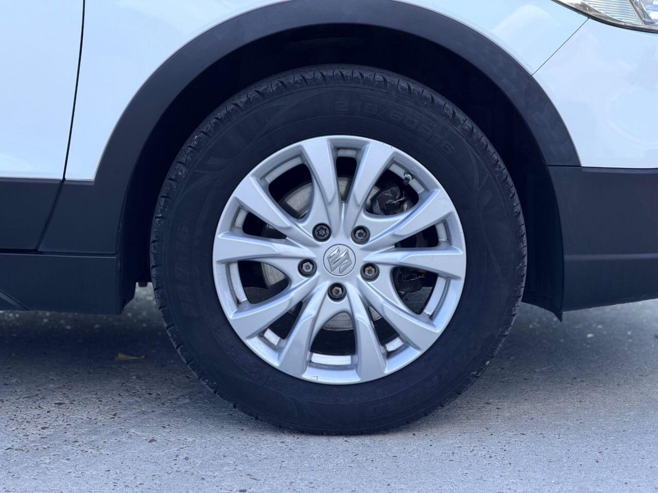 Suzuki SX4 S-Cross view 13