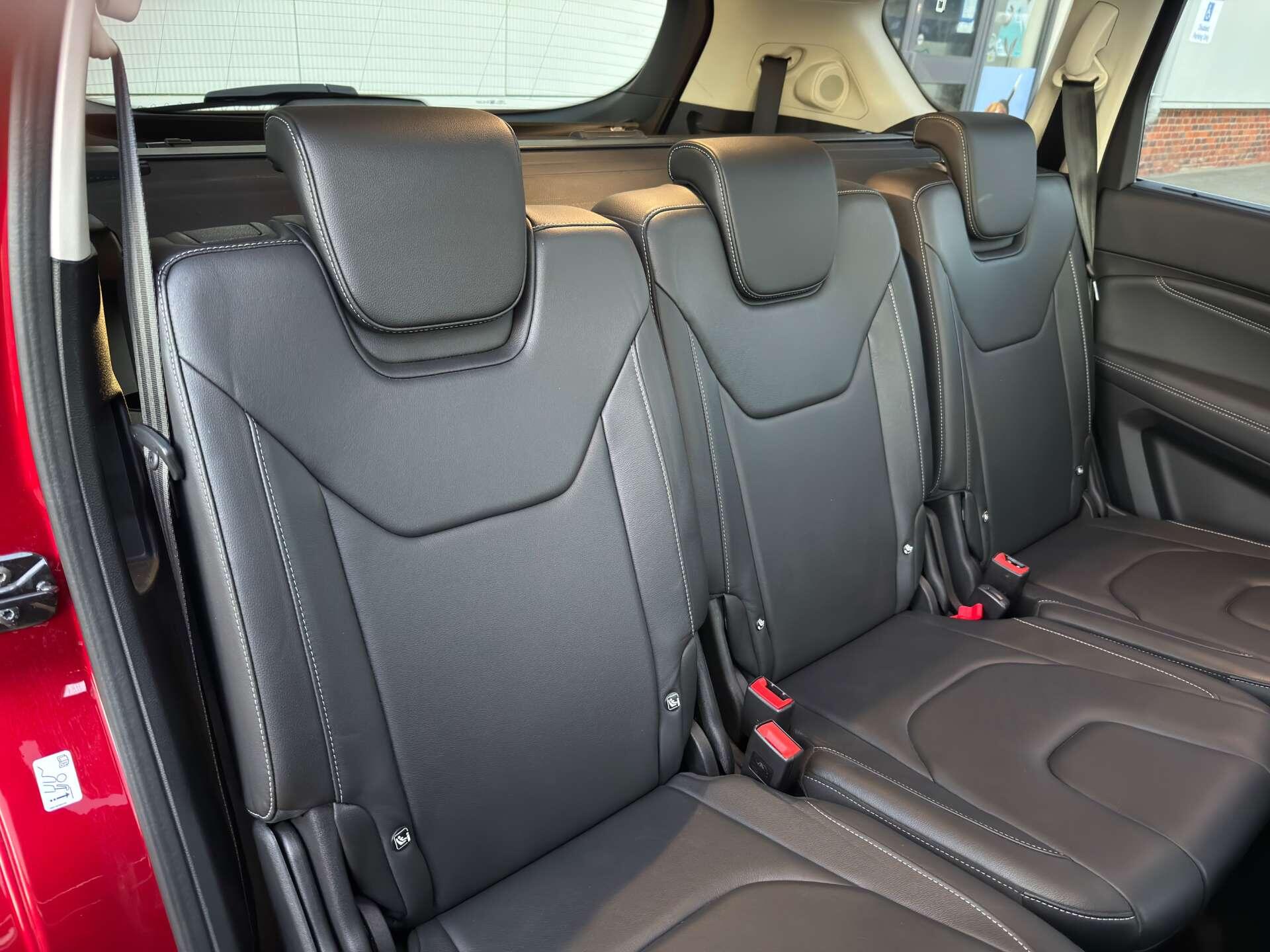 Ford S-Max view 40