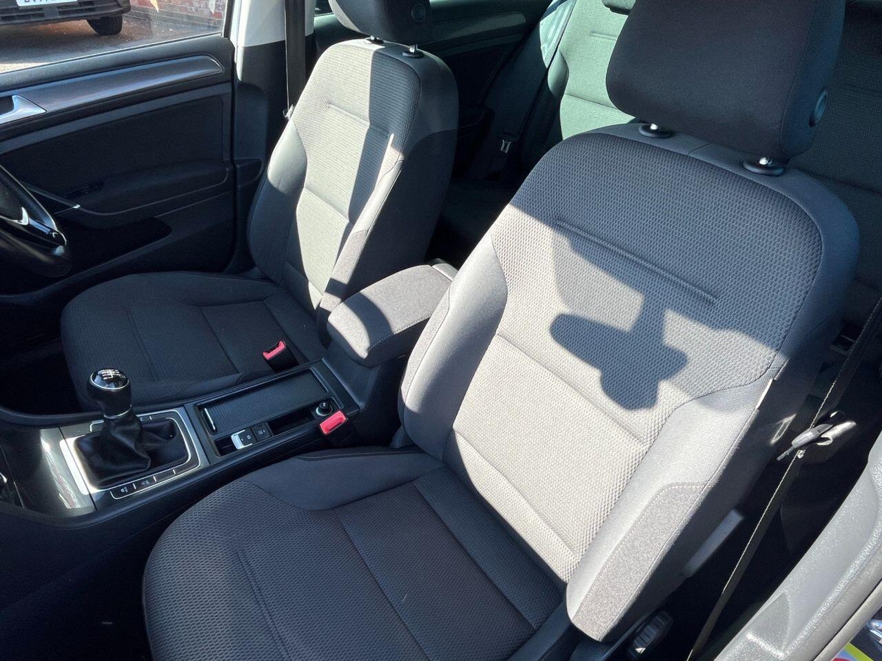 Volkswagen Golf view 12