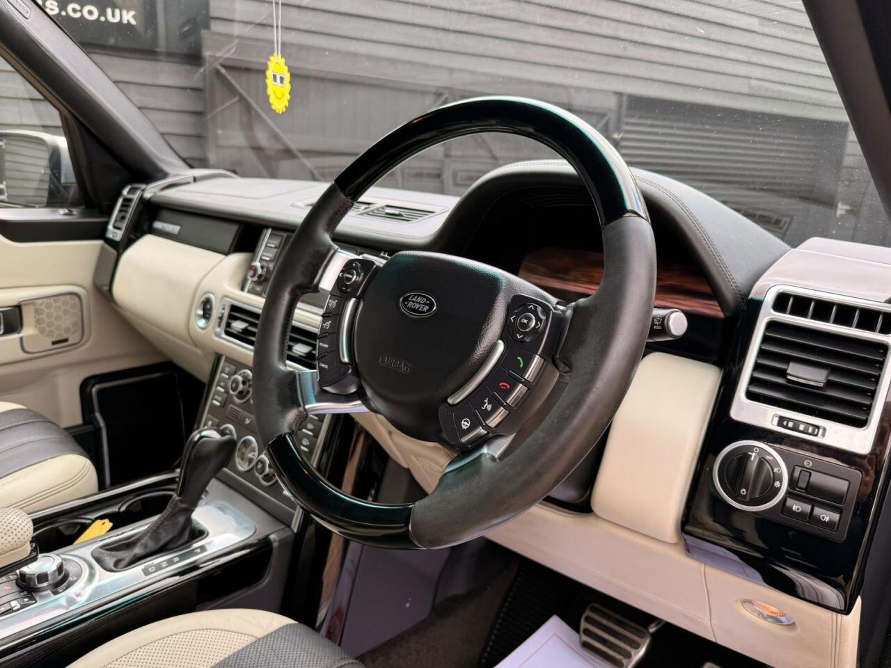 Land Rover Range Rover view 10
