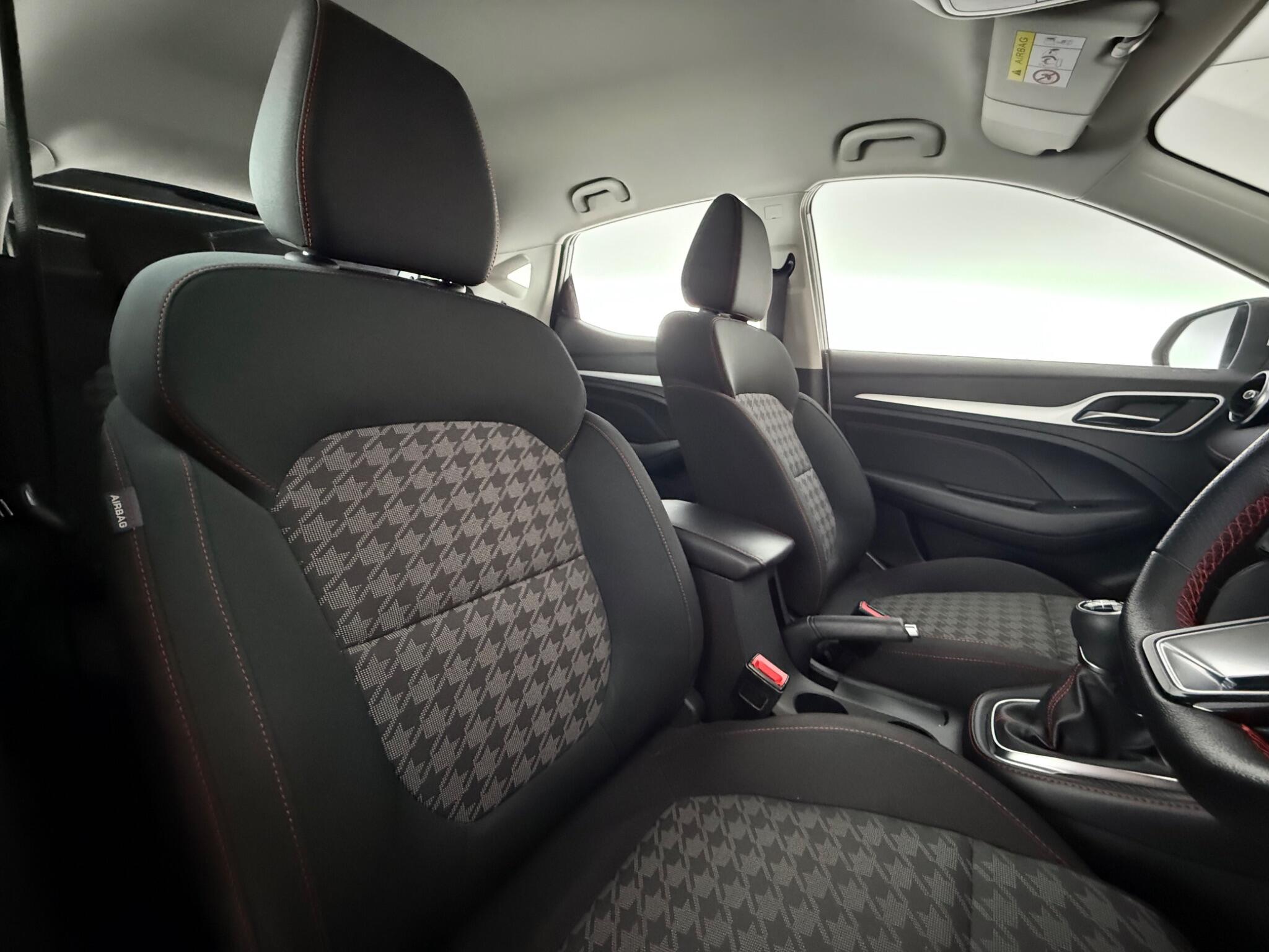 MG ZS view 28