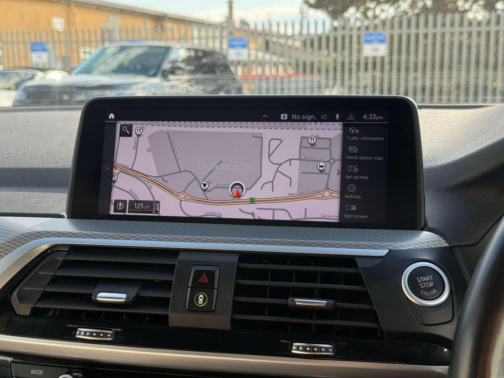 BMW X4 view 12