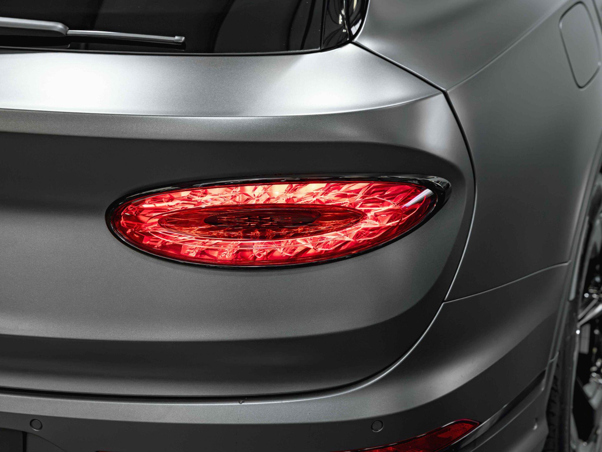 Bentley Bentayga view 18