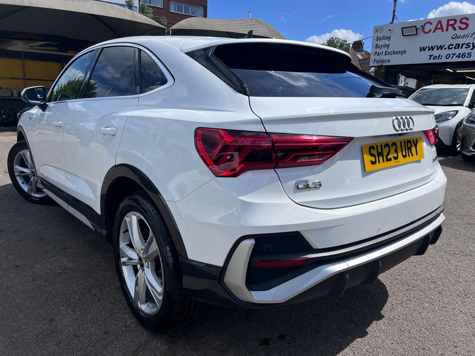Audi Q3 view 9
