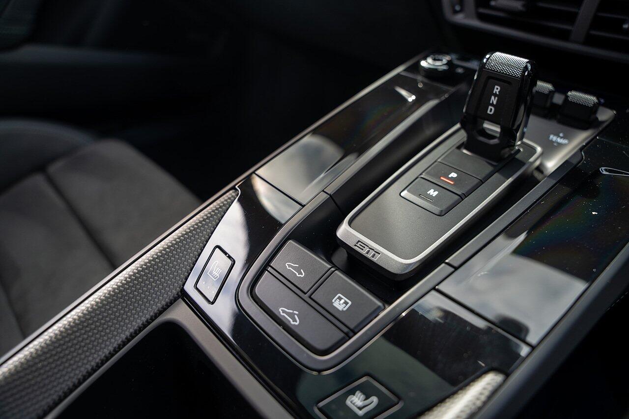 Porsche 911 view 82