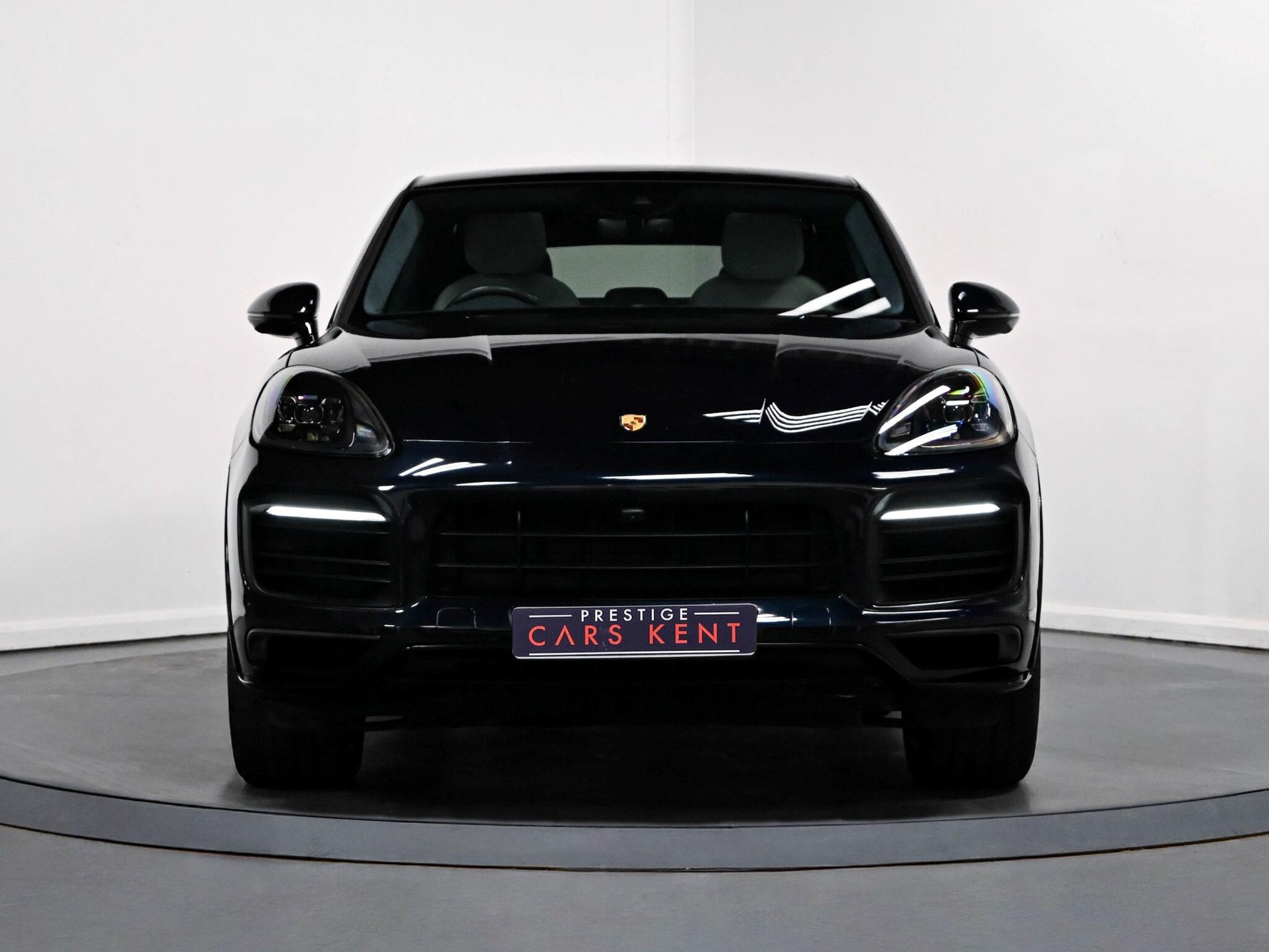Porsche Cayenne view 18