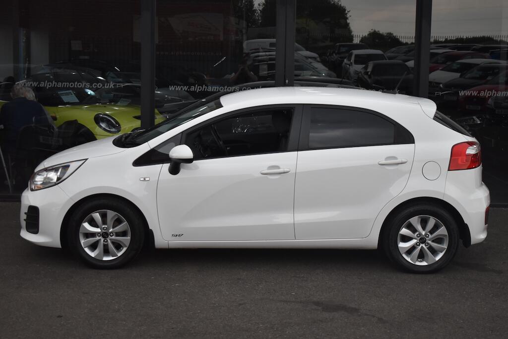 Kia Rio view 15