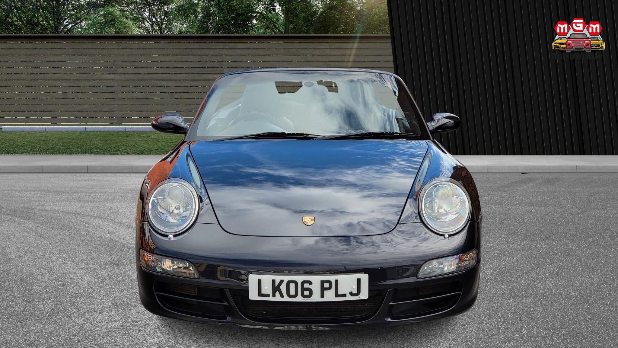 Porsche 911 view 5