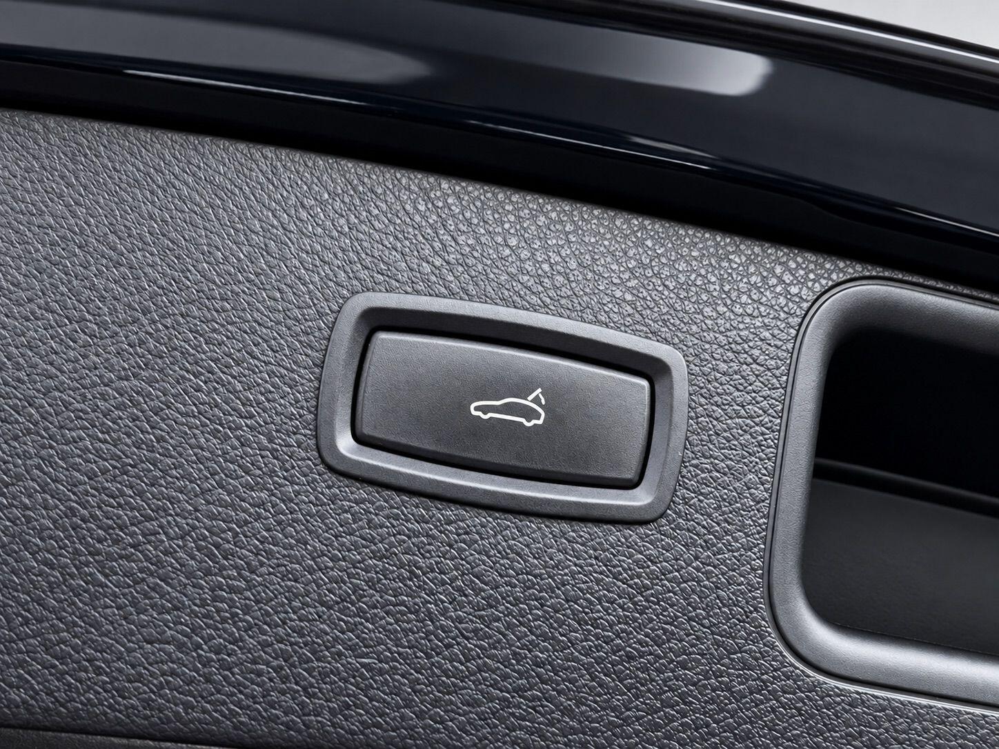 Porsche Macan view 45