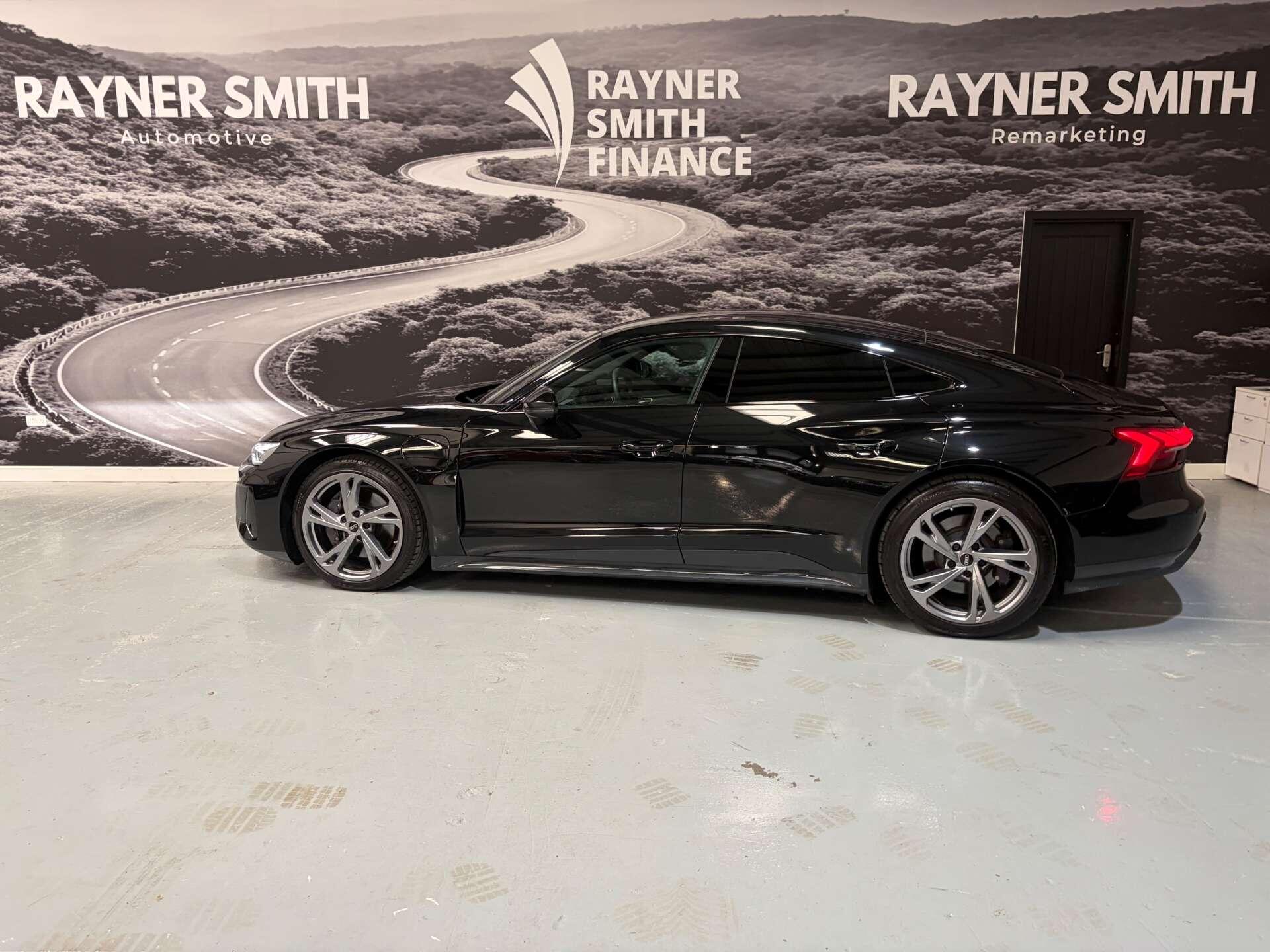 Audi E-Tron GT view 8