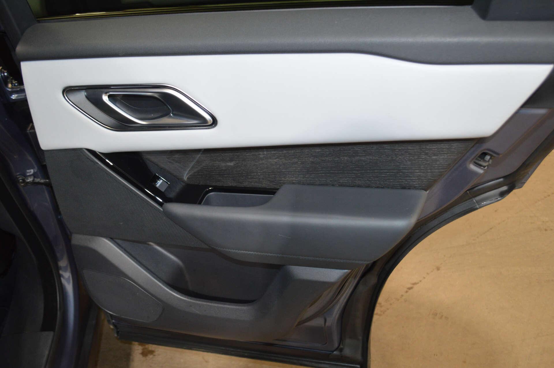 Land Rover Range Rover Velar view 28