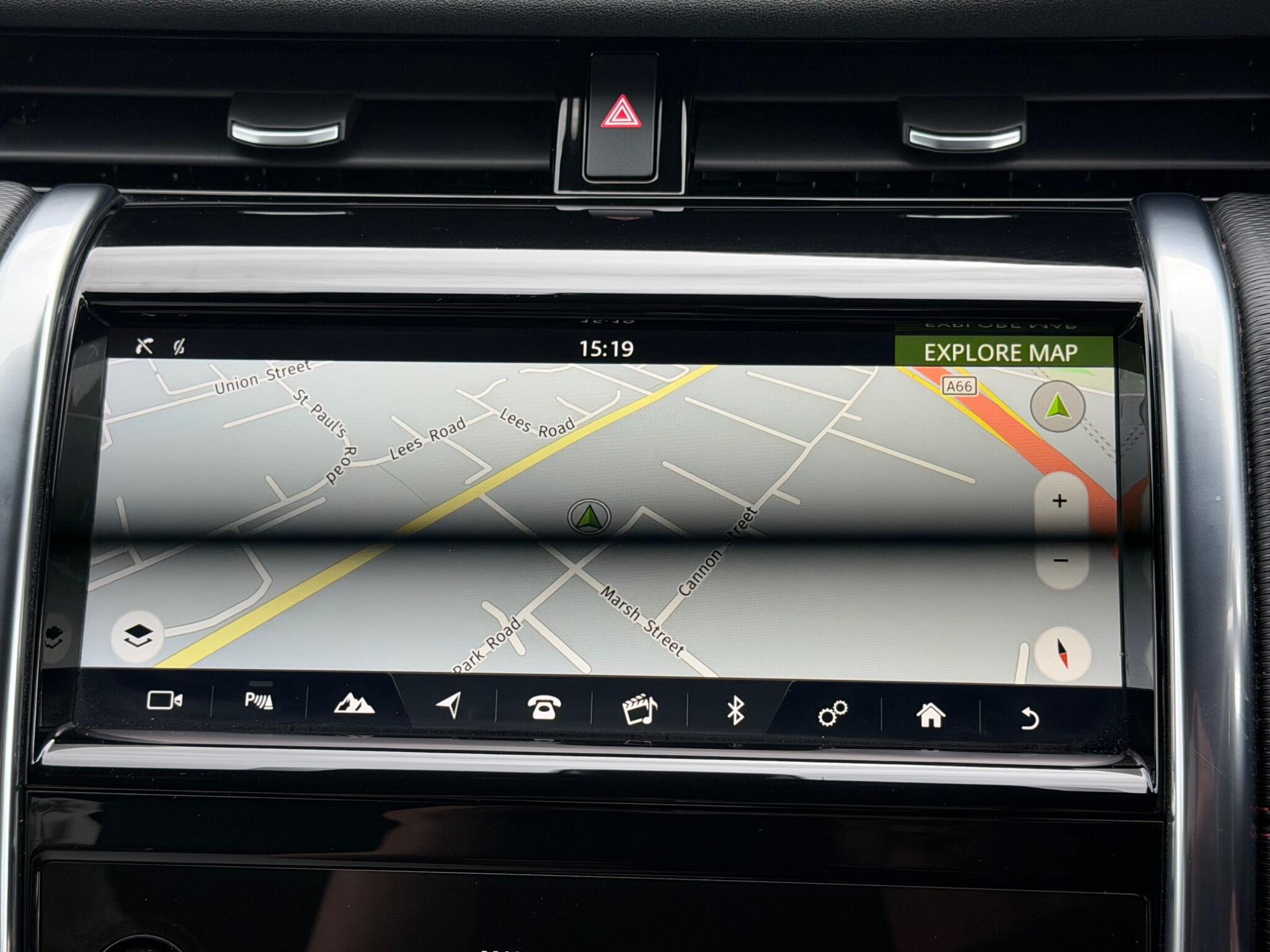 Land Rover Discovery Sport view 23