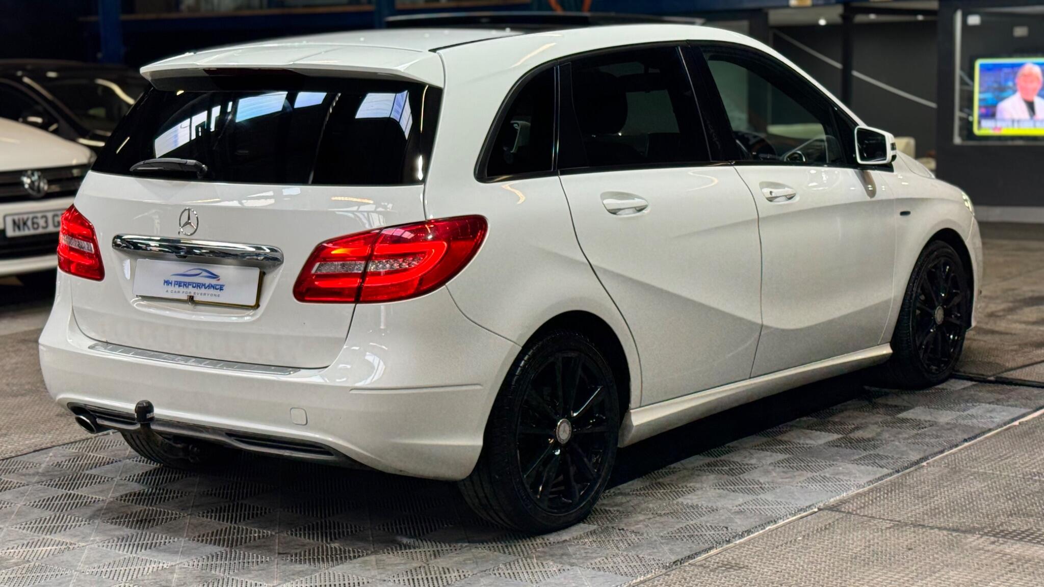 Mercedes-Benz B Class view 28