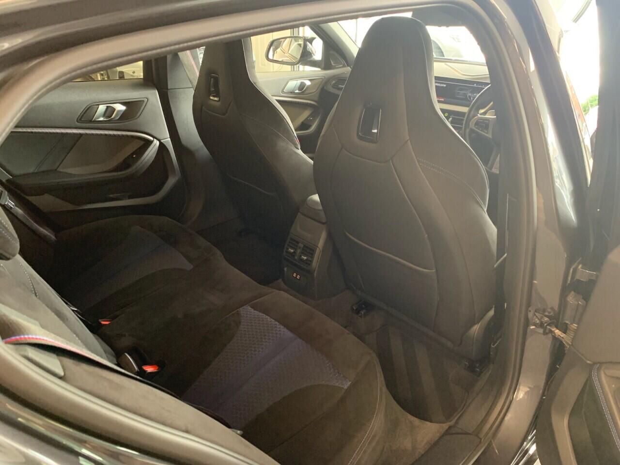 BMW 1 Series view 24