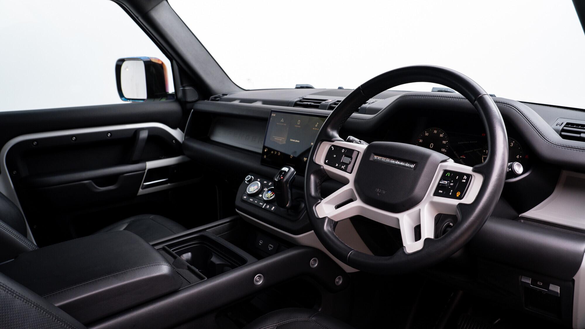 Land Rover Defender view 5