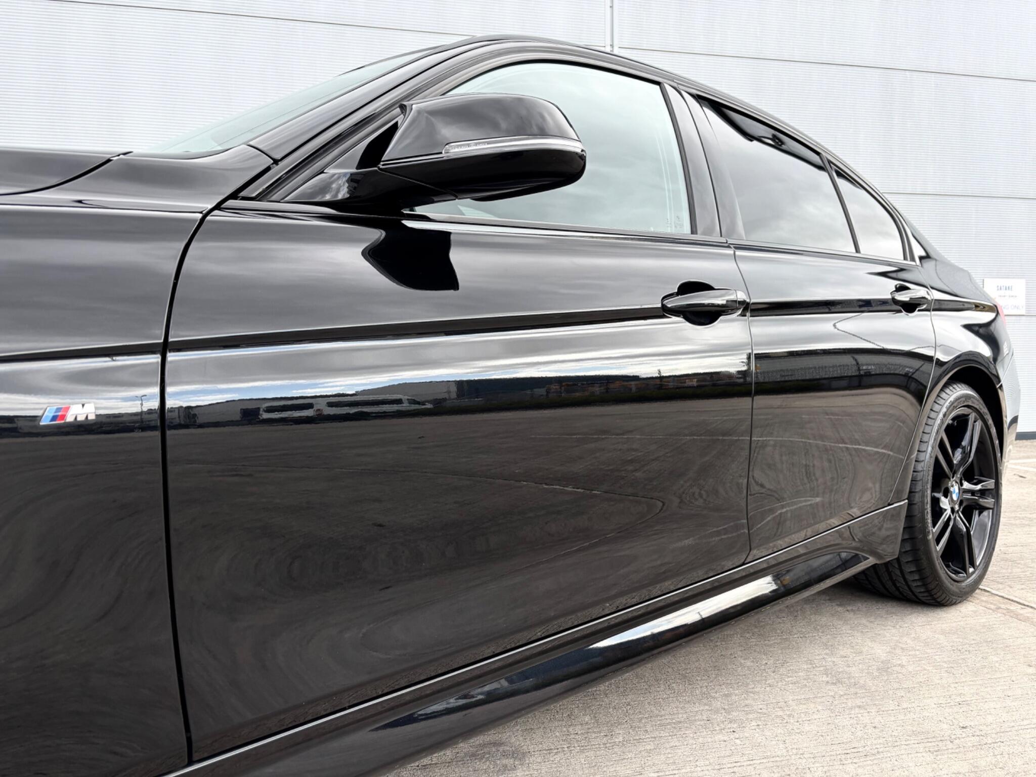 BMW 3 Series view 12