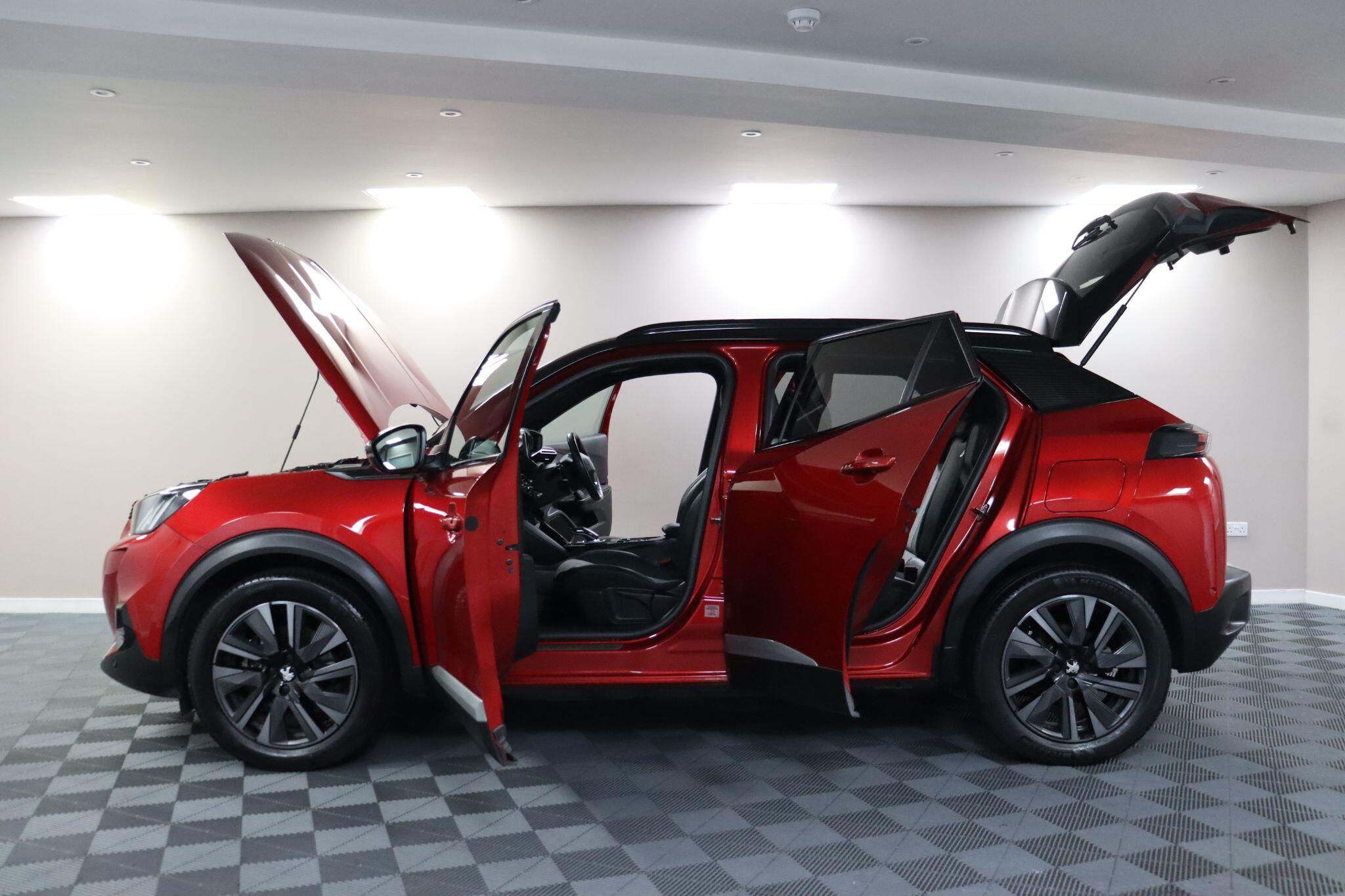 Peugeot E-2008 view 6
