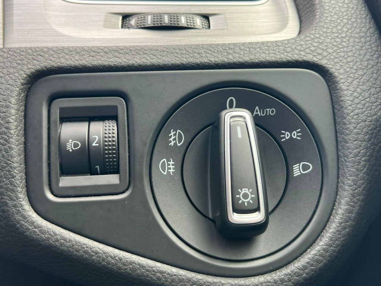Volkswagen Golf view 28