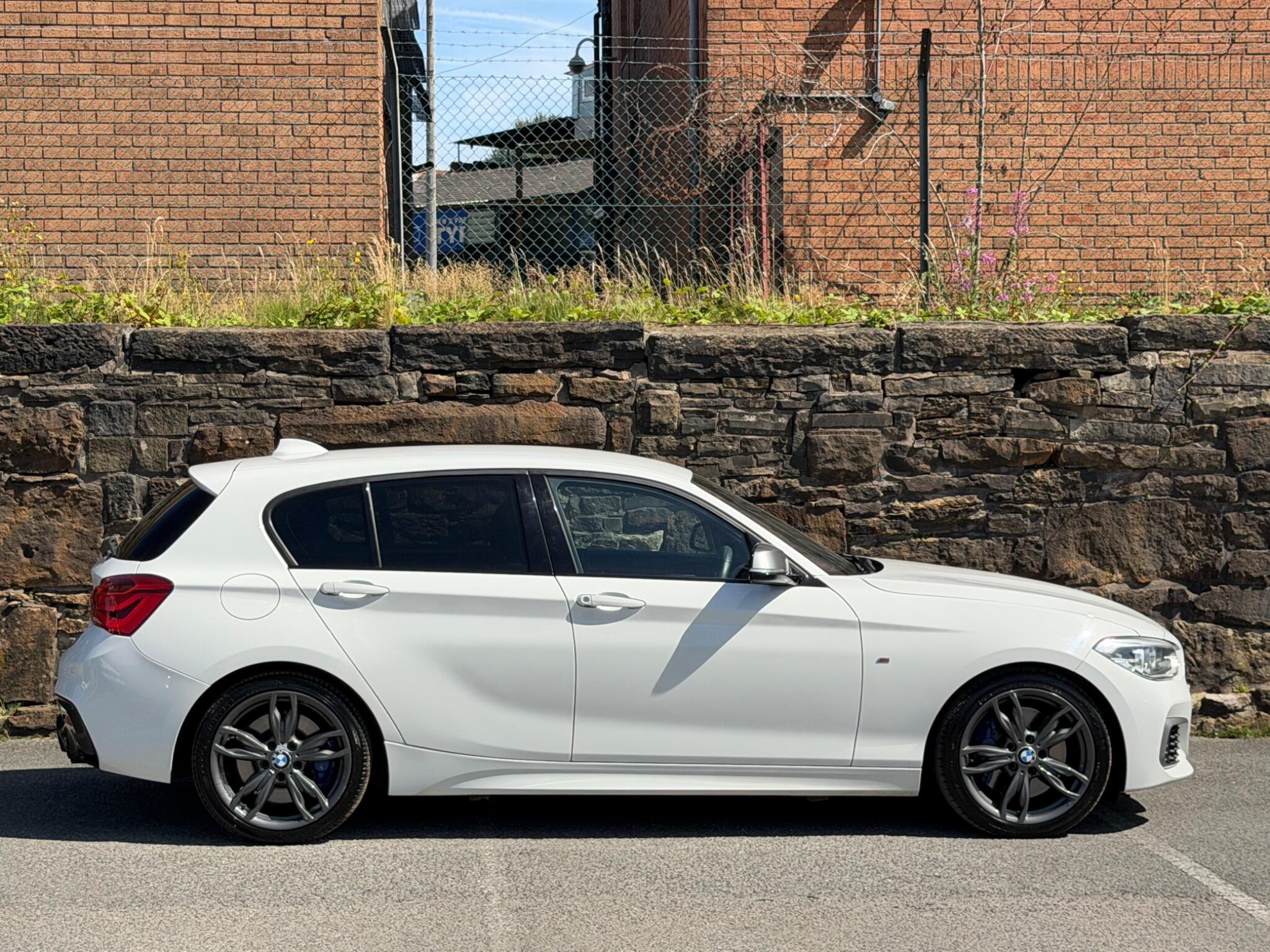 BMW 1 Series view 8