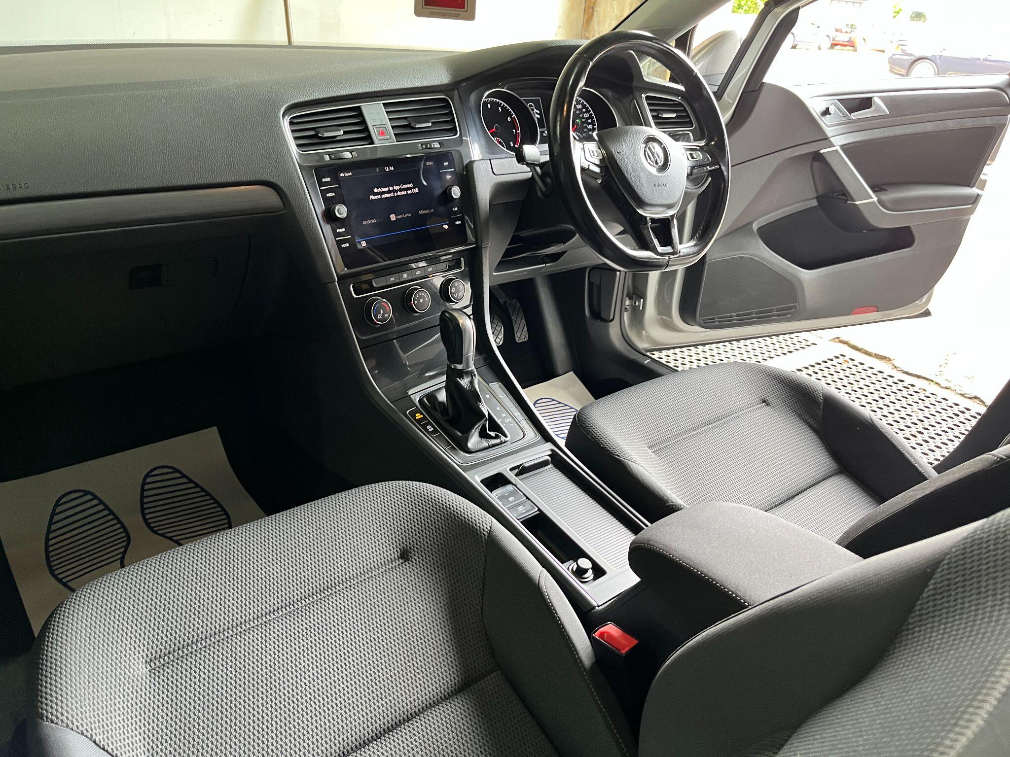 Volkswagen Golf view 34