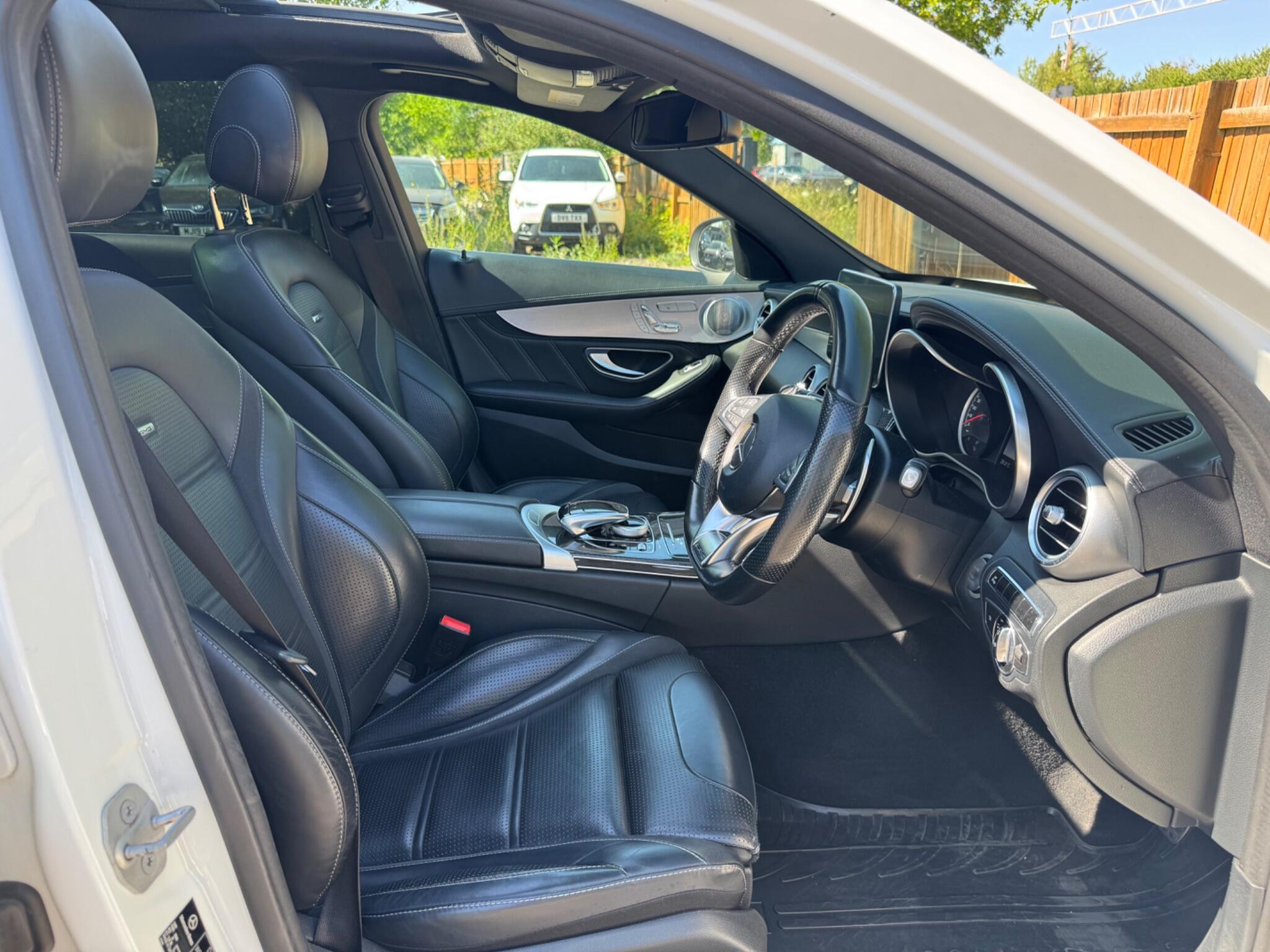 Mercedes-Benz C-Class view 21