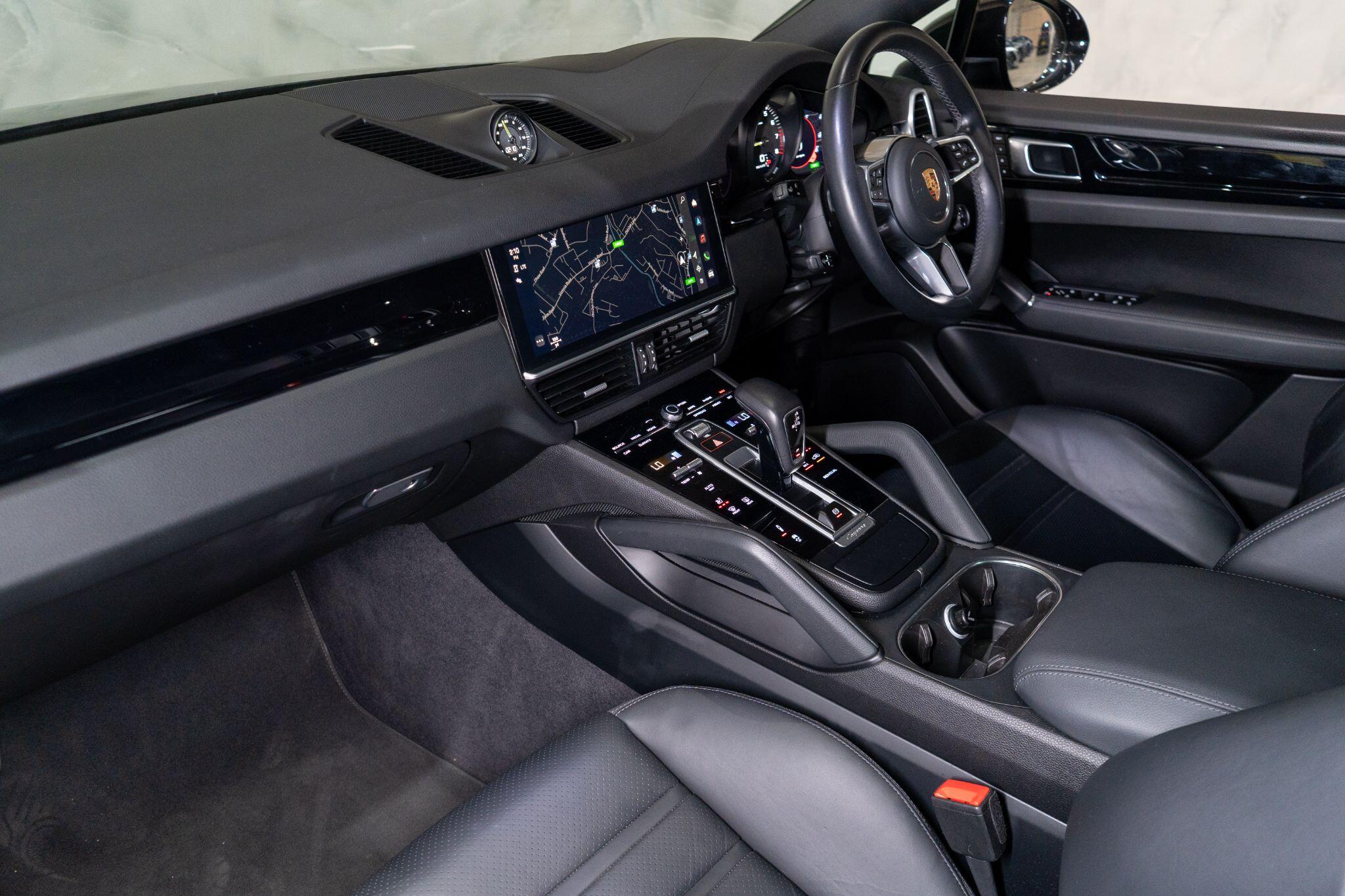 Porsche Cayenne view 13