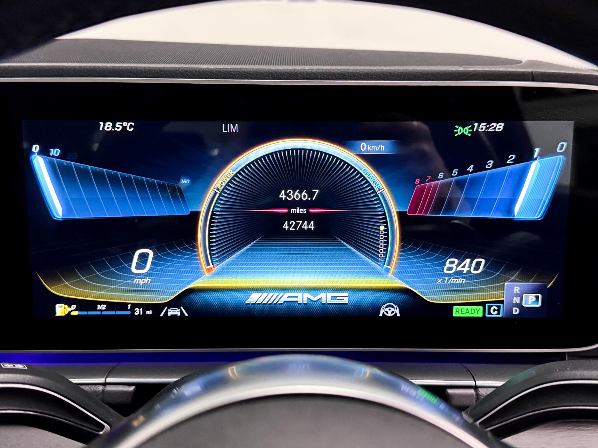 Mercedes-Benz Gle view 32