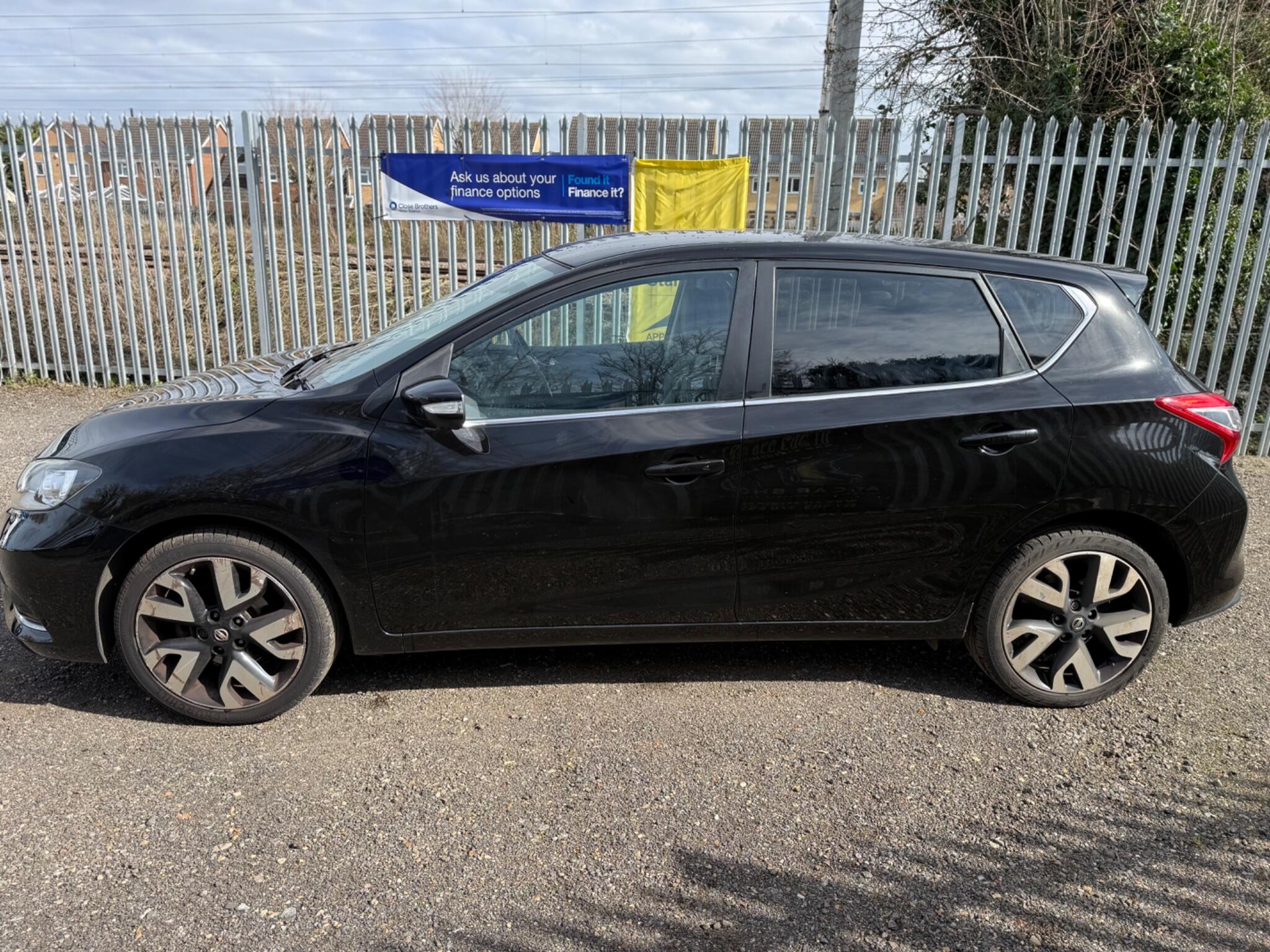 2016 Nissan Pulsar image 4