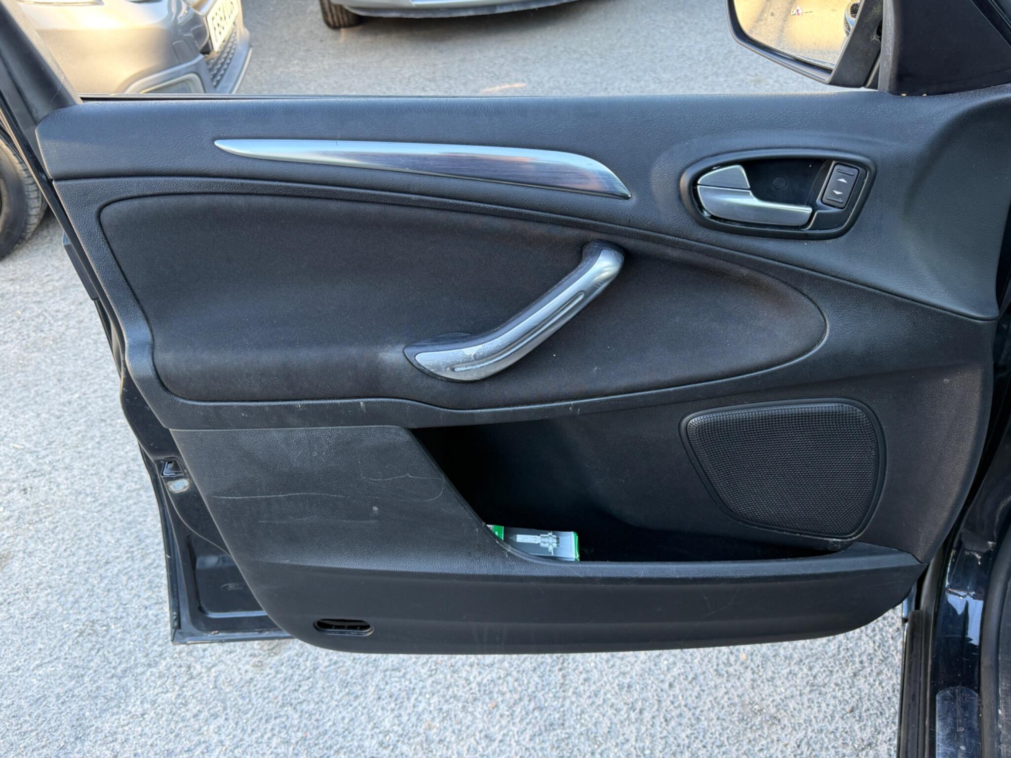 Ford S-Max - Image 26