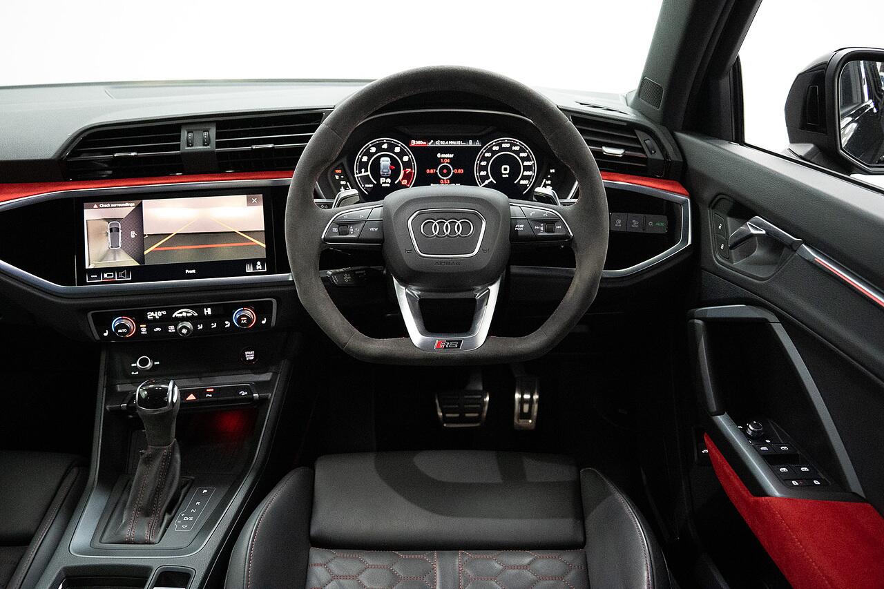 Audi RS Q3 view 9