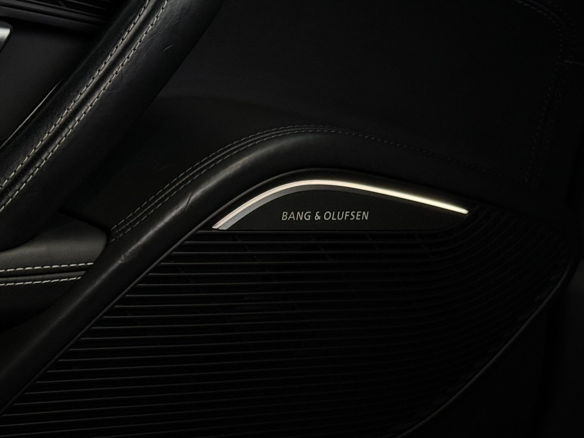 Audi R8 view 55