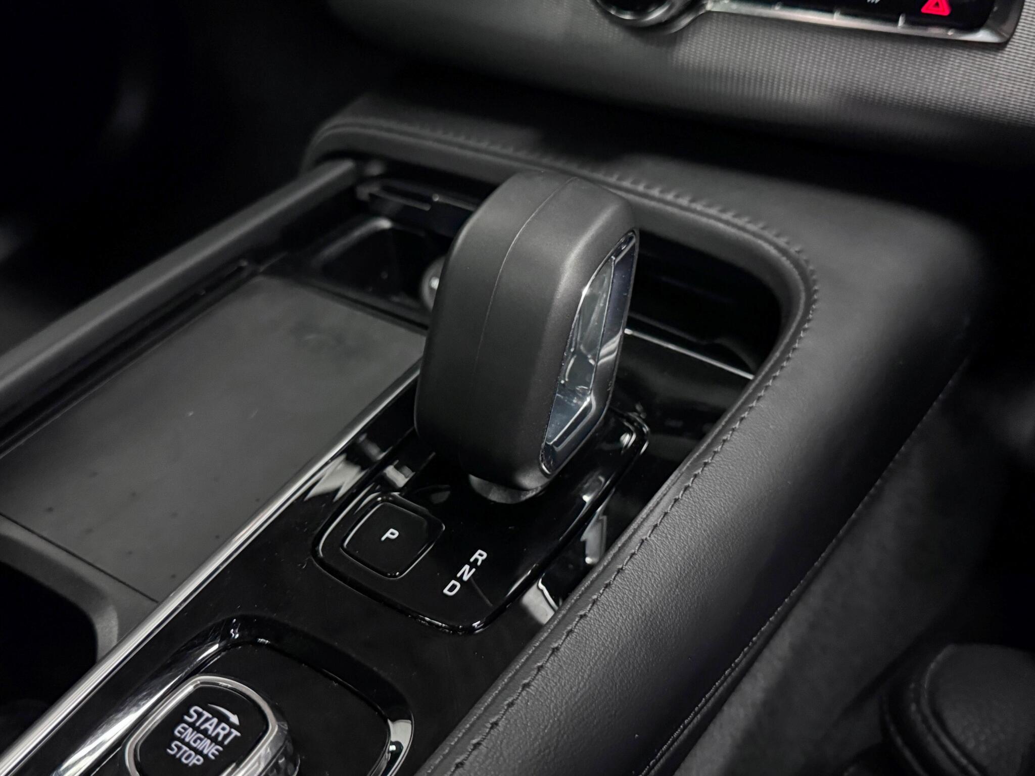 Volvo XC90 view 39