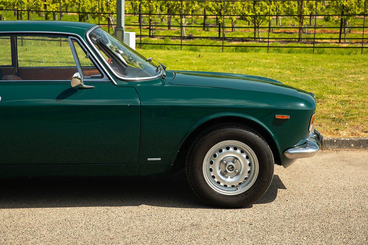 Alfa Romeo Giulia view 95