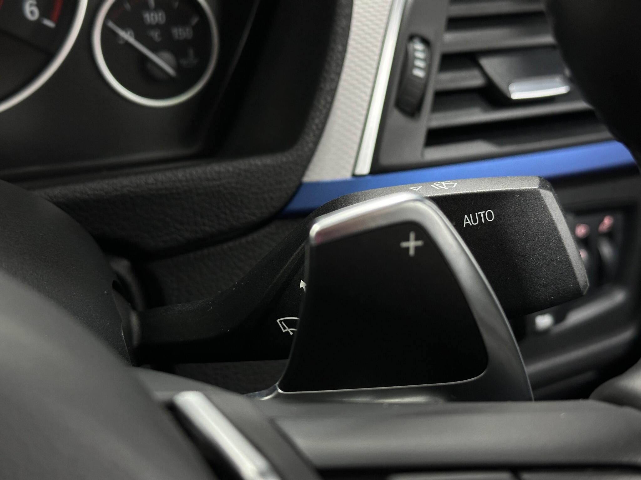 BMW 3 Series view 16