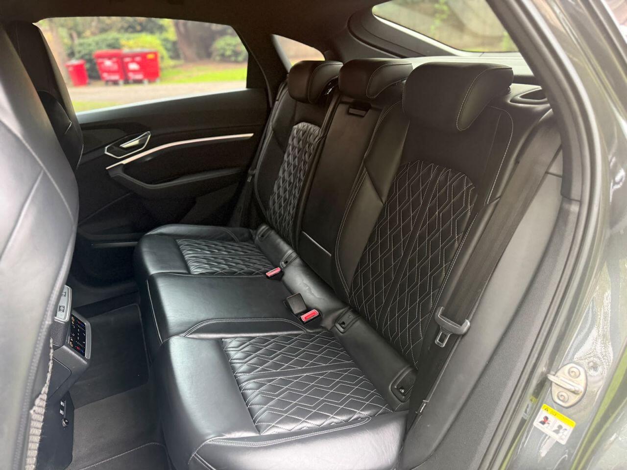 Audi E-Tron view 10