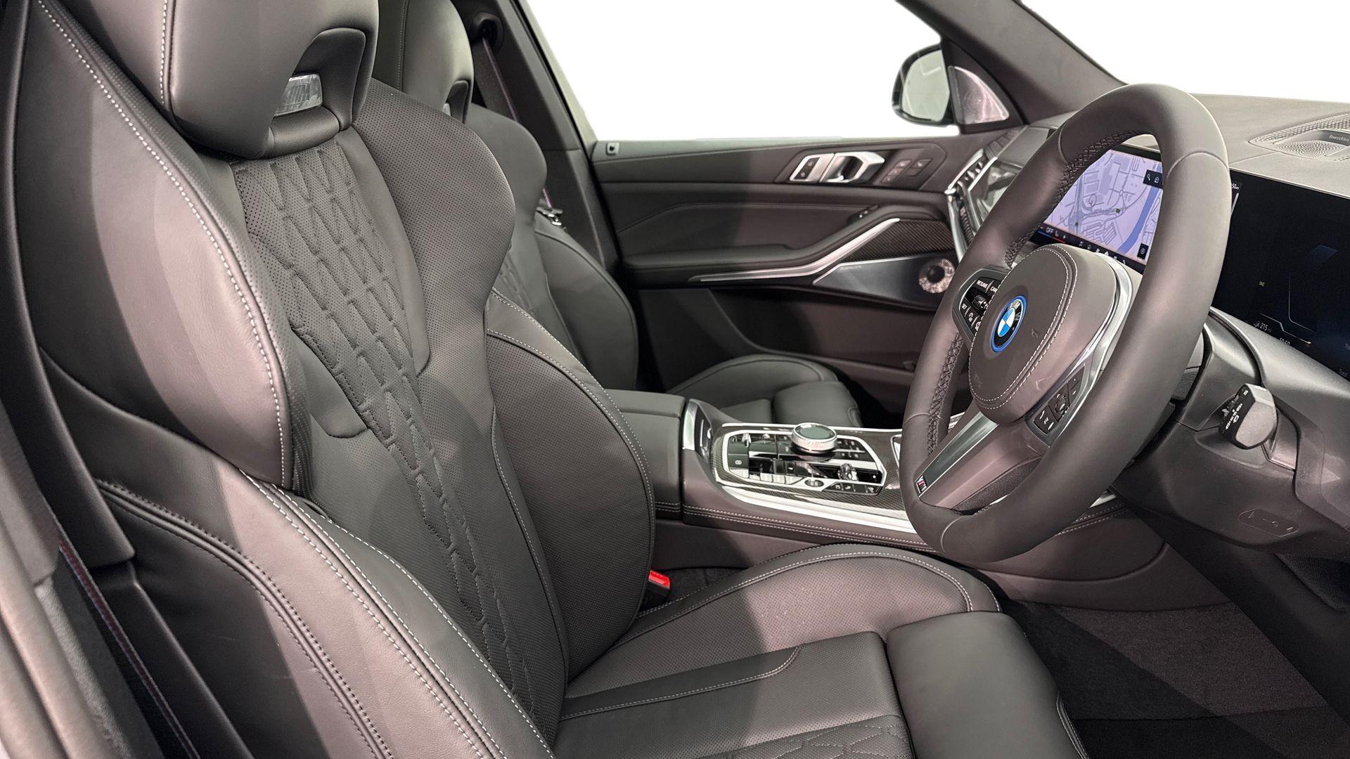 BMW X5 view 11