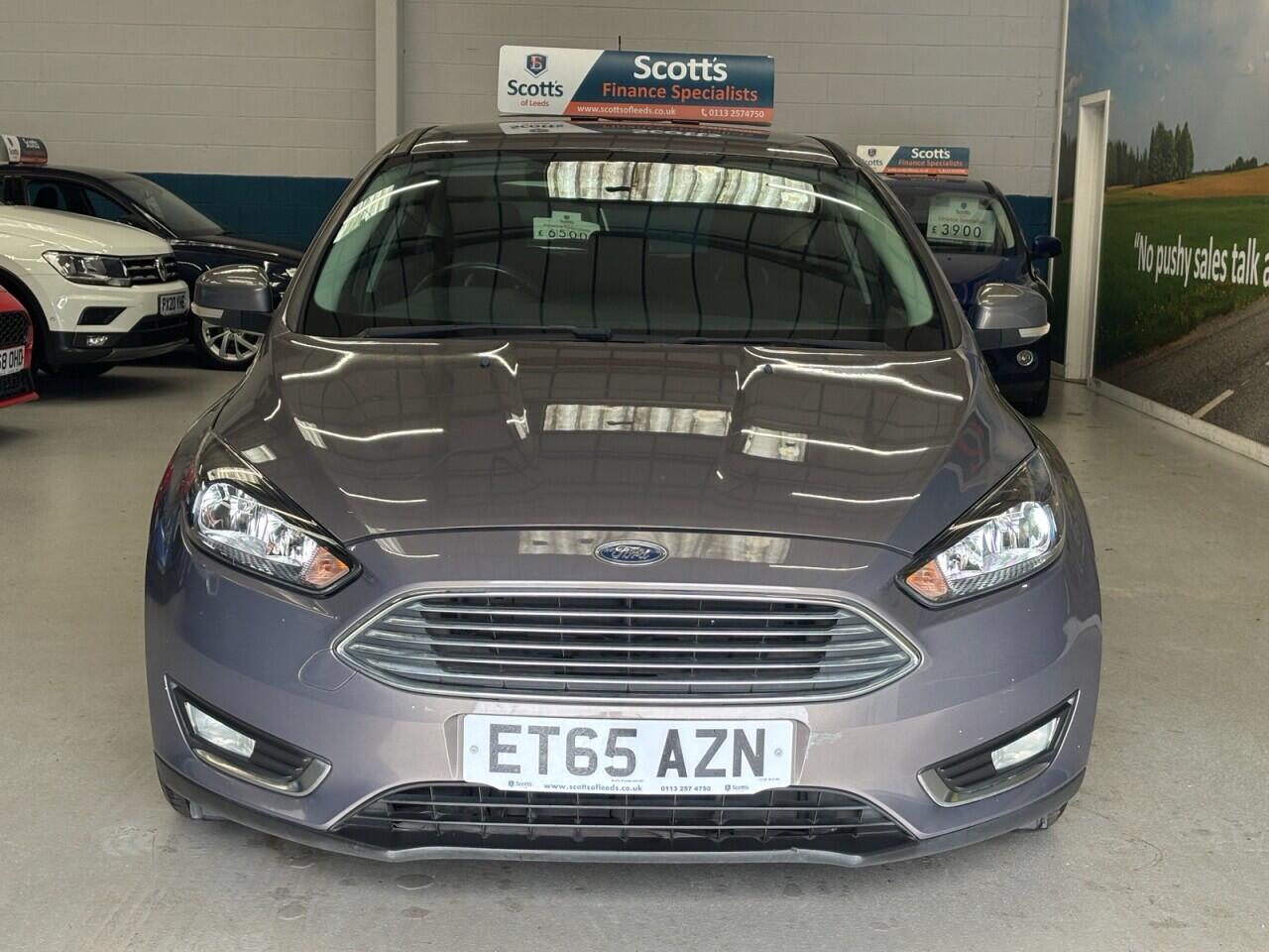Ford Focus view 2
