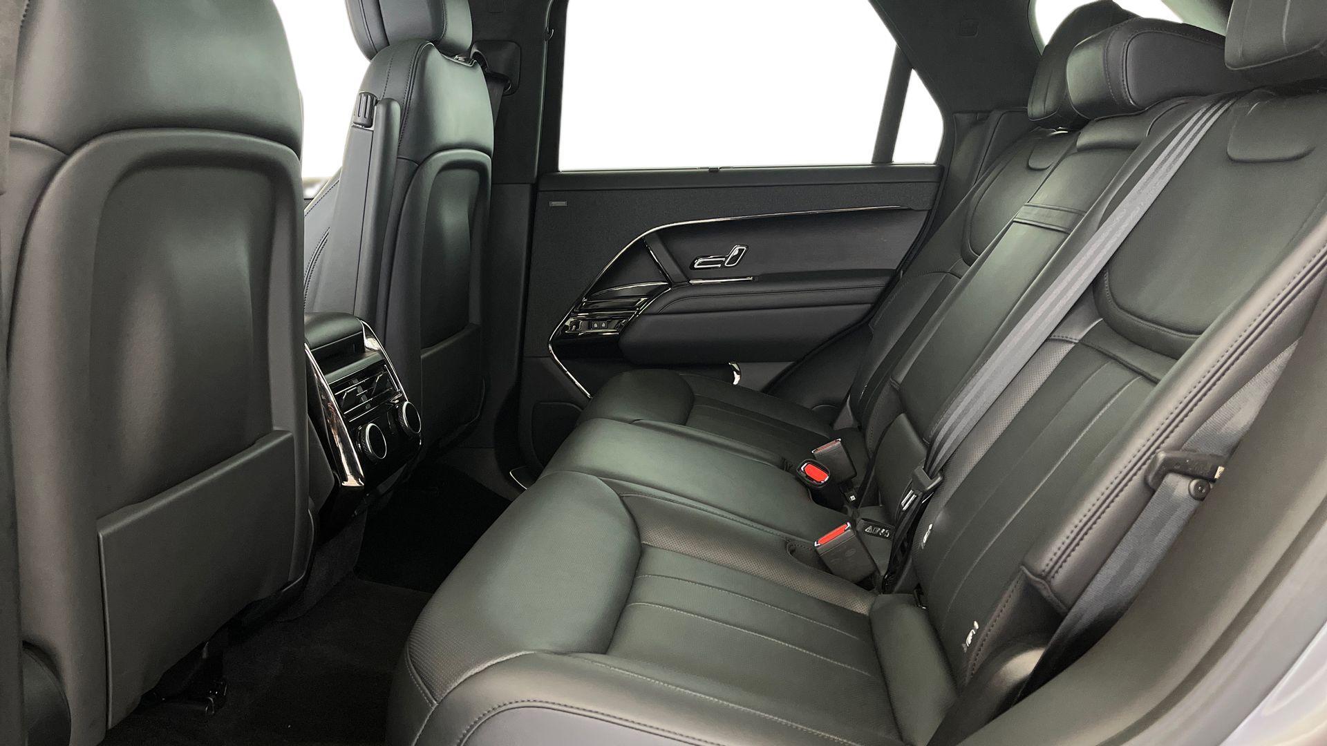 Land Rover Range Rover Sport view 4