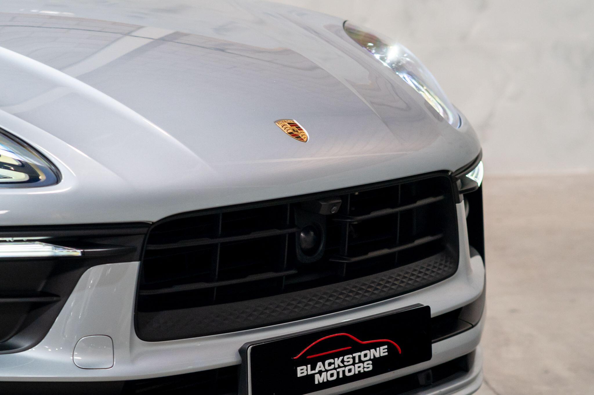 Porsche Macan view 41