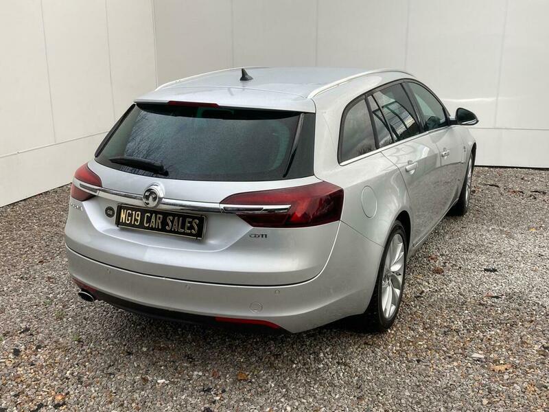 2017 Vauxhall Insignia 2.0 CDTi ecoFLEX SRi Nav Sports Tourer Euro 6 (s/s) 5dr • 120,000 miles image 3