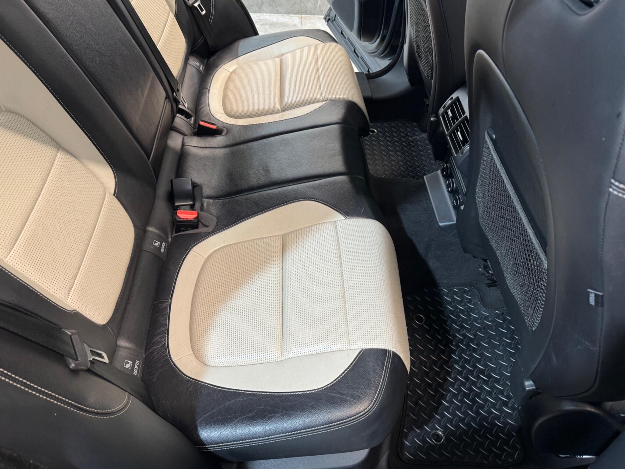 Jaguar F-Pace view 70