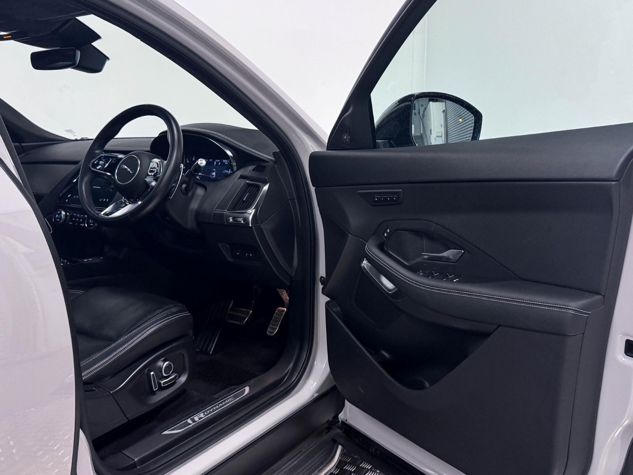 Jaguar E-Pace view 24