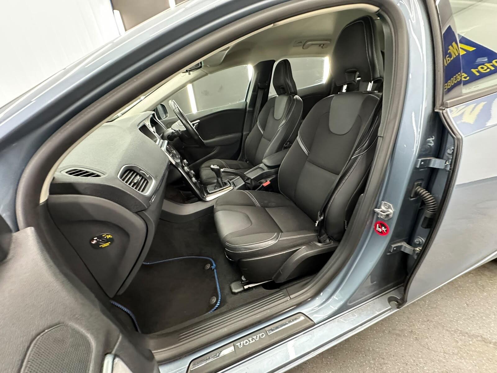 Volvo V40 view 25