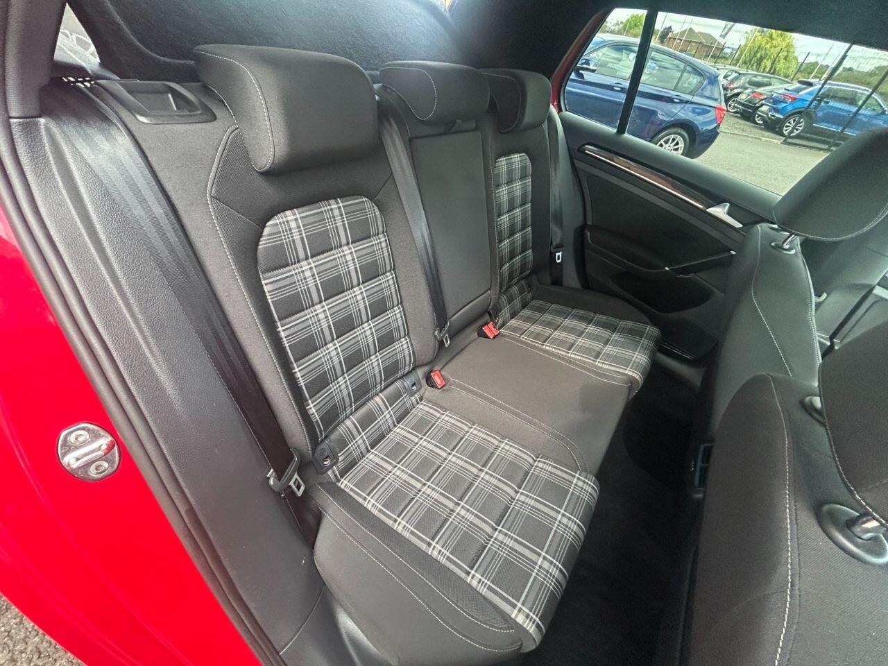 Volkswagen Golf view 14