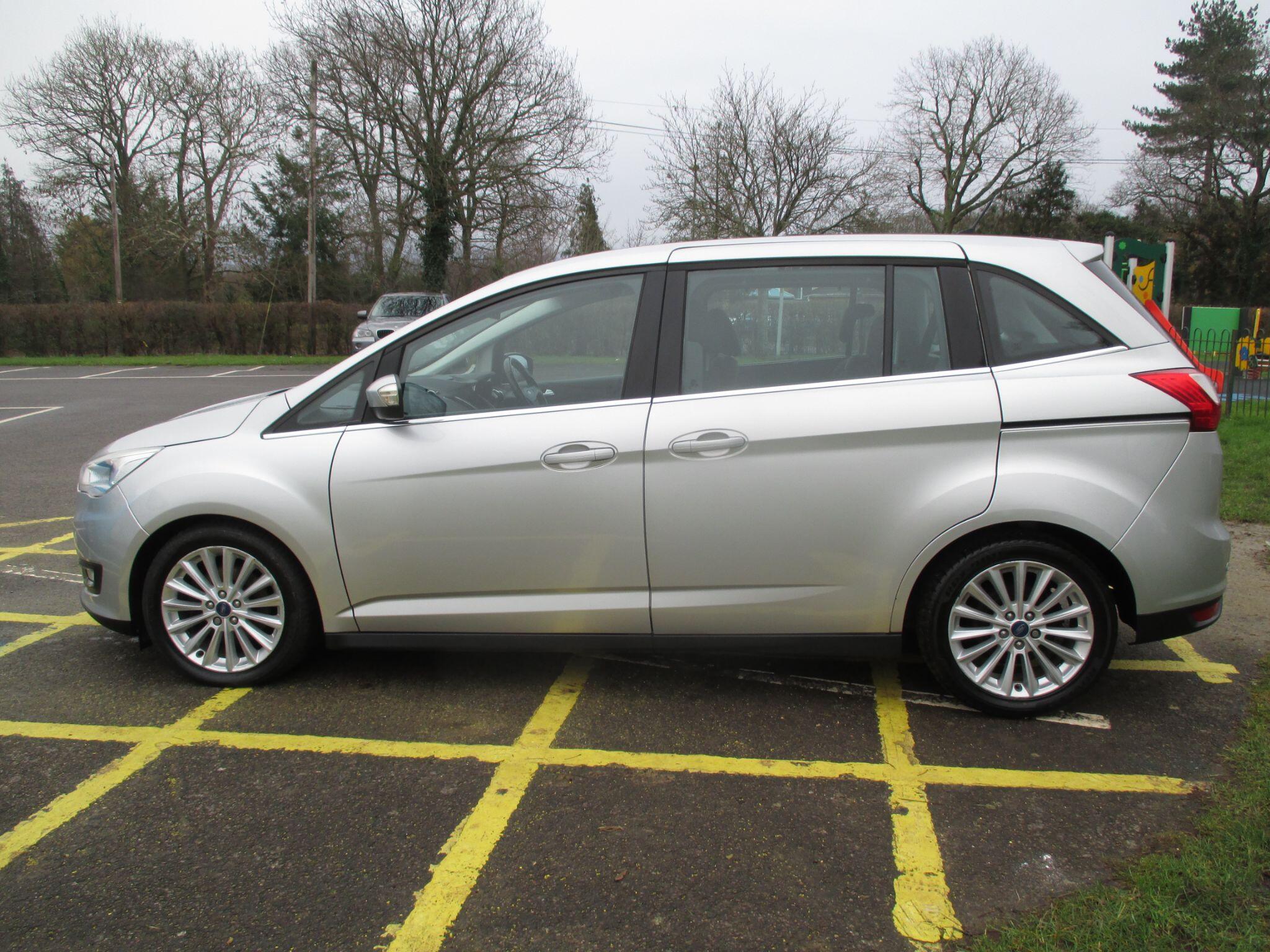 2016 Ford Grand C-Max image 16
