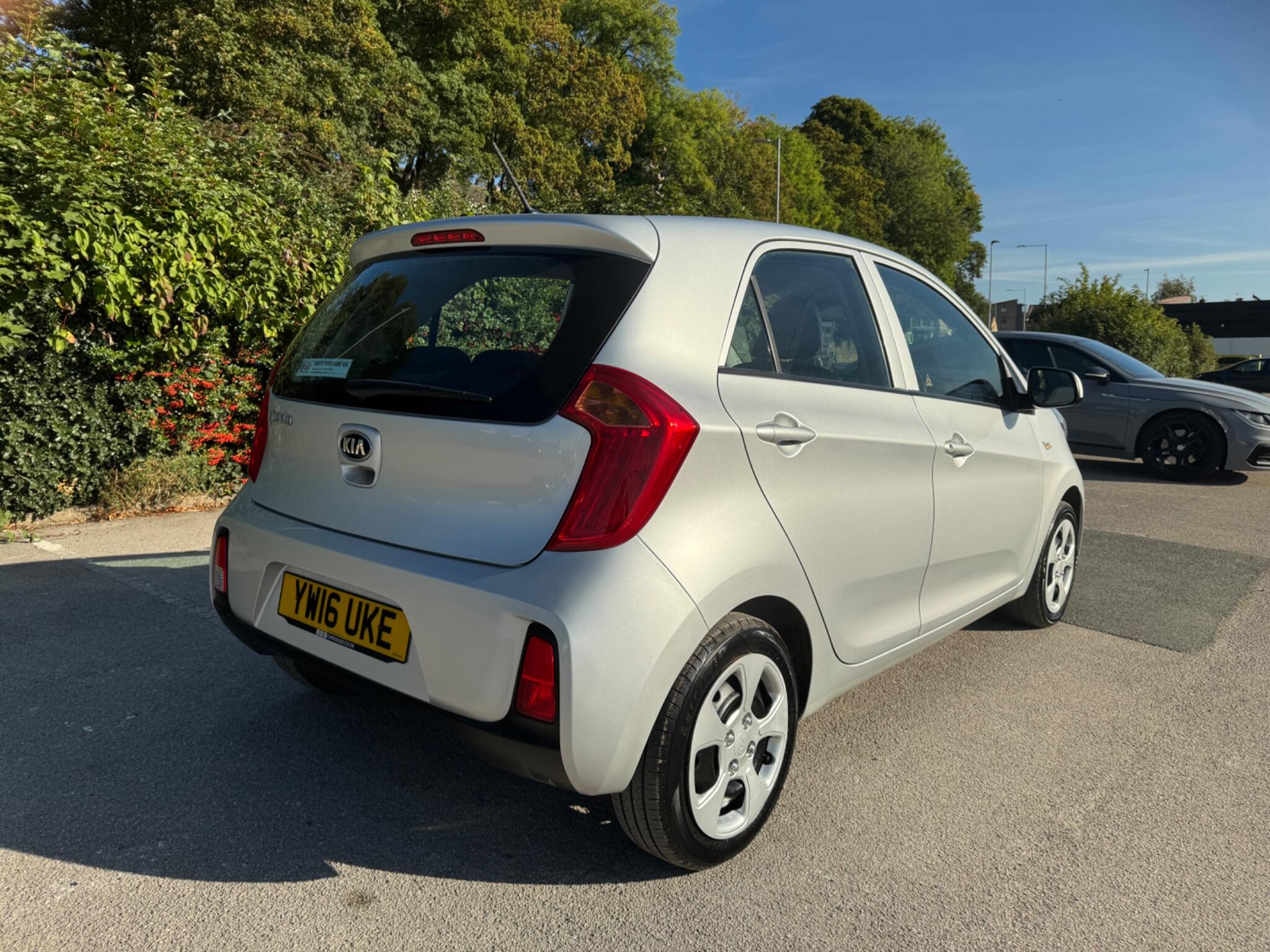 Kia Picanto view 9